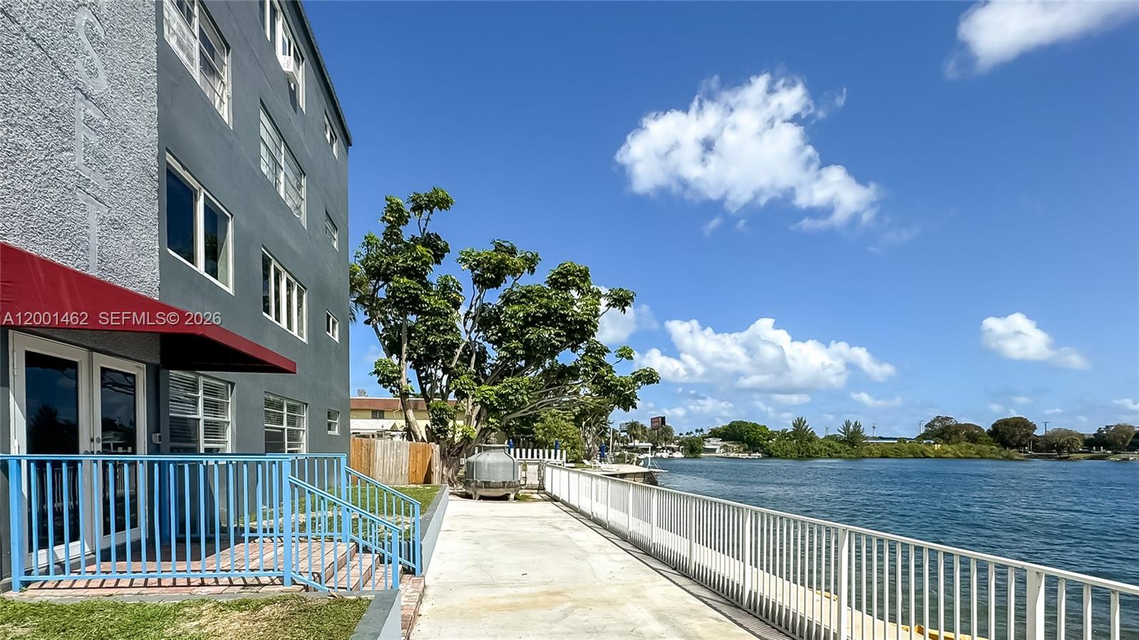 SOMMERSET CONDOMINIUMS - Residential