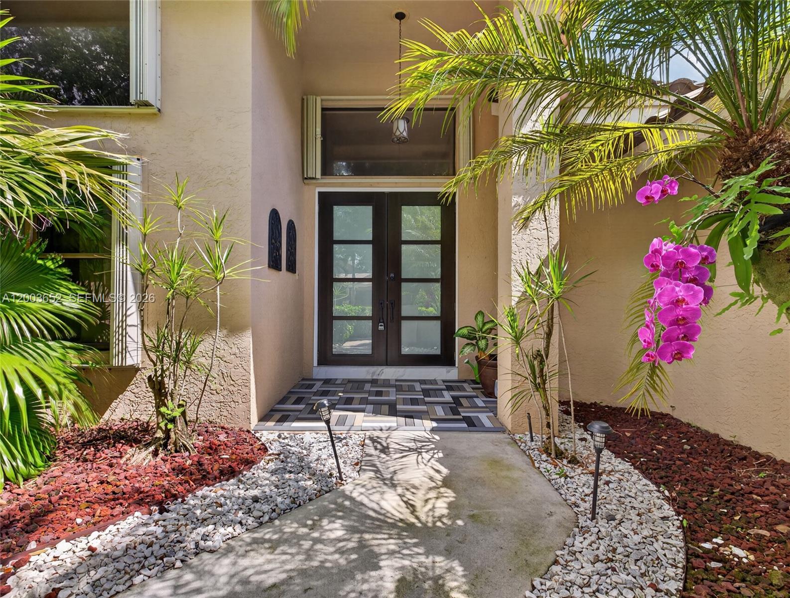 COUNTRY ISLES - Residential