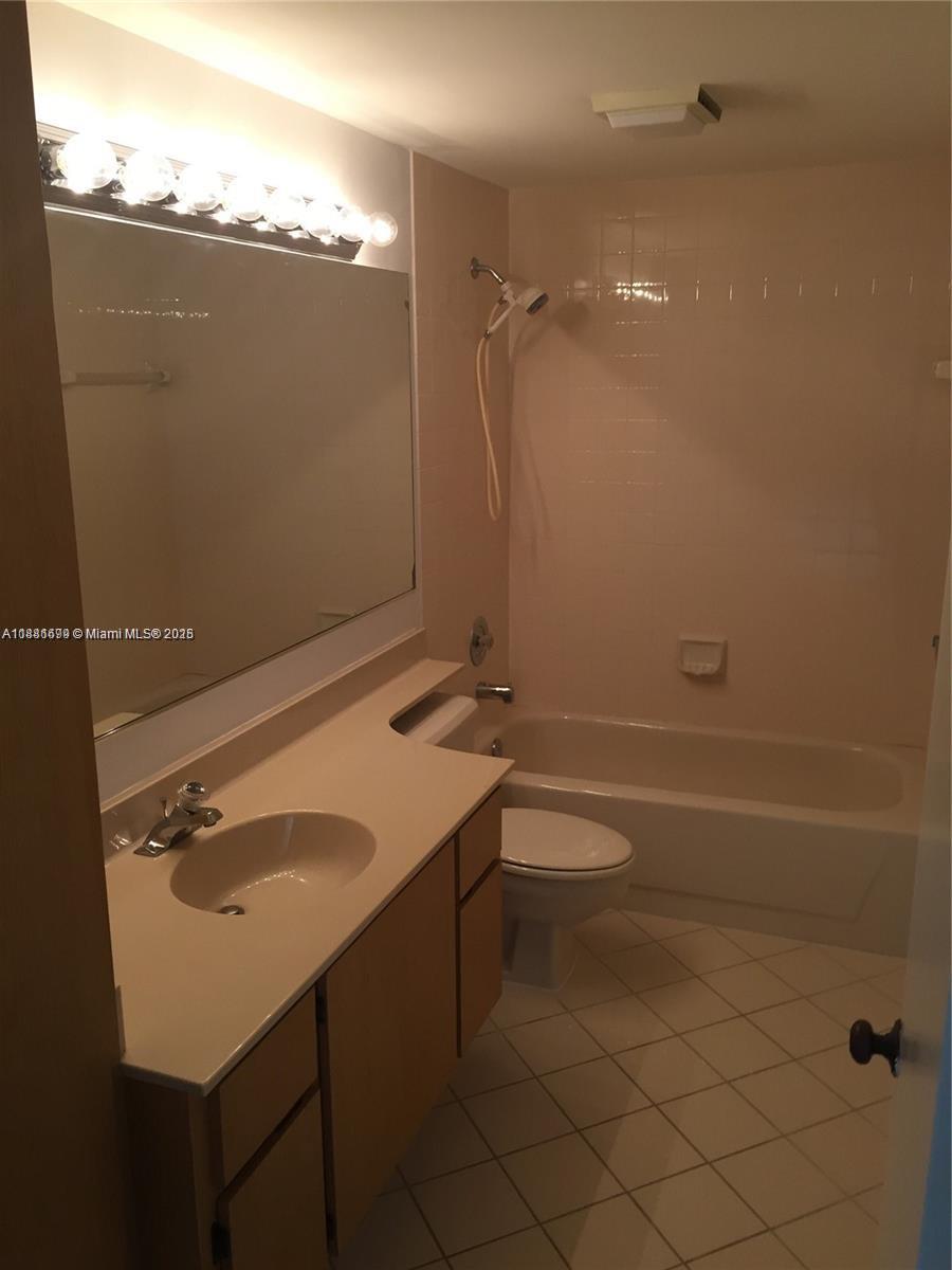 MYSTIC POINTE TOWER 600 C - Residential
