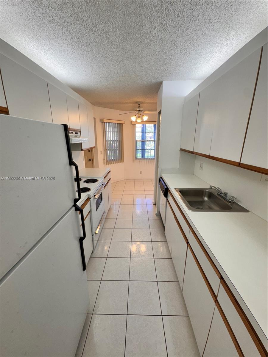 CAMBRIDGE AT CENTURY VILL - Residential Lease
