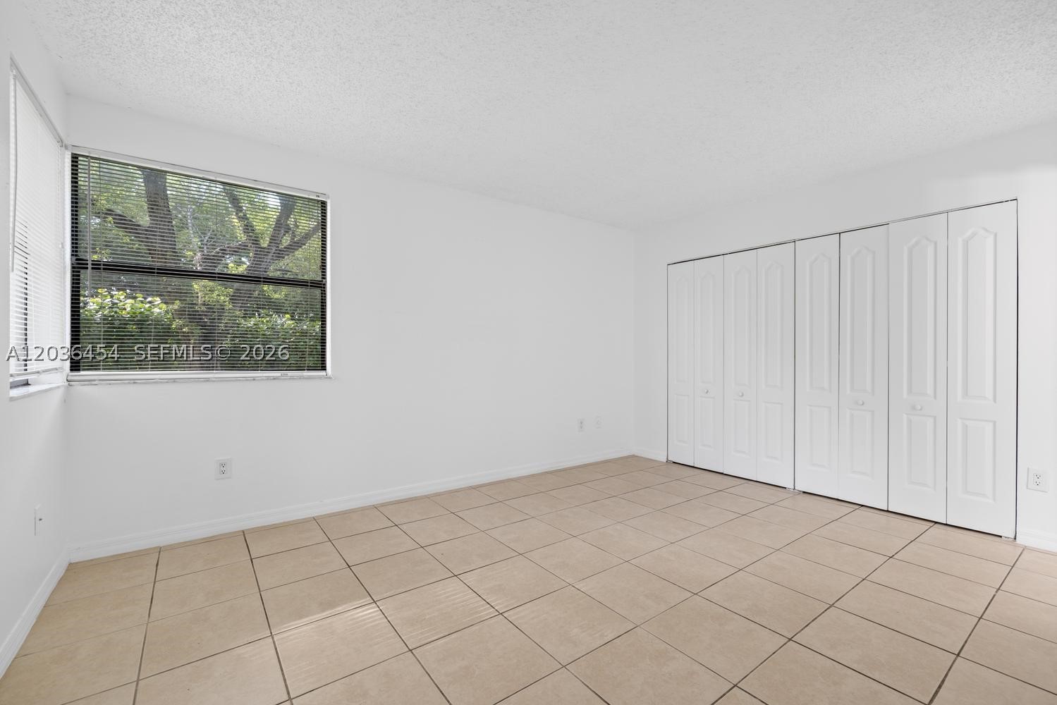 LAKESHORE CONDO I - Residential