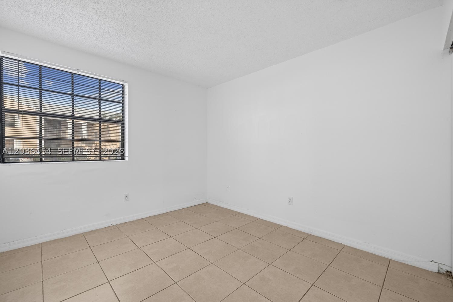 LAKESHORE CONDO I - Residential