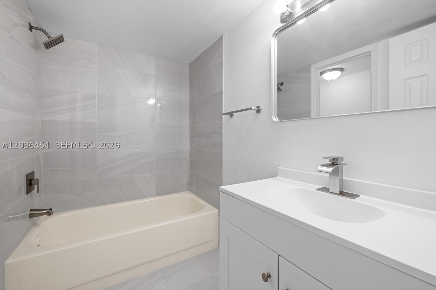 LAKESHORE CONDO I - Residential