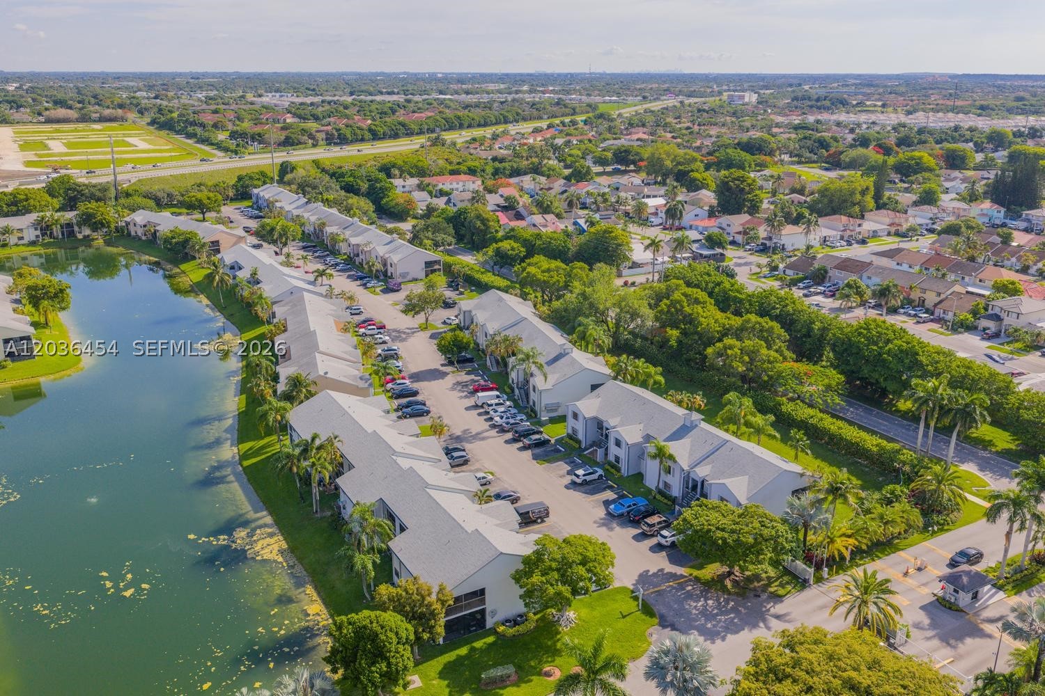 LAKESHORE CONDO I - Residential