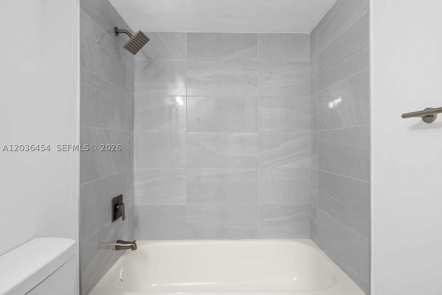 LAKESHORE CONDO I - Residential