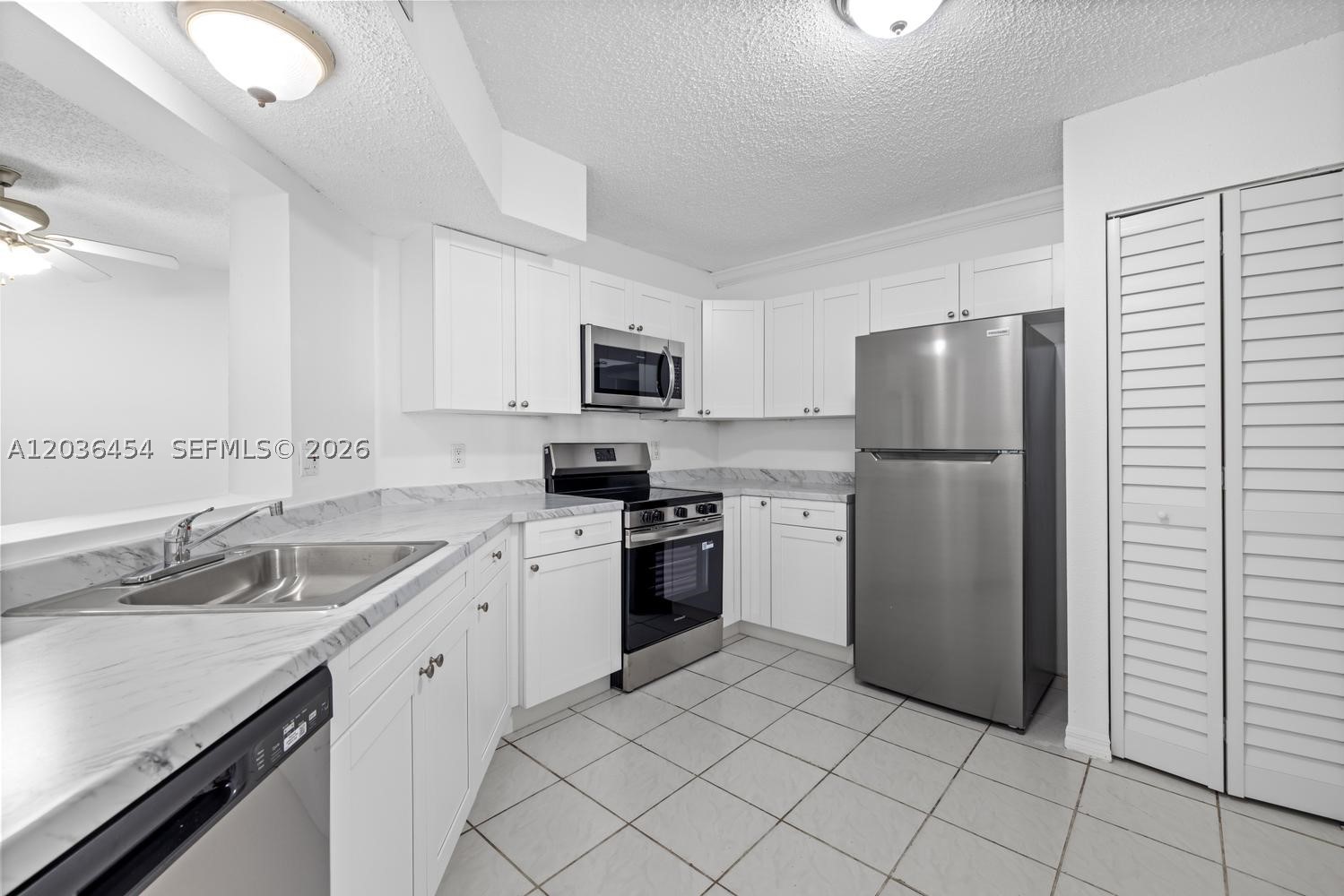 LAKESHORE CONDO I - Residential