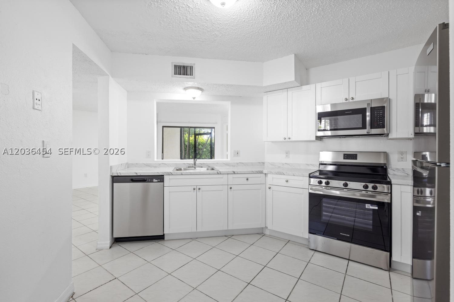 LAKESHORE CONDO I - Residential