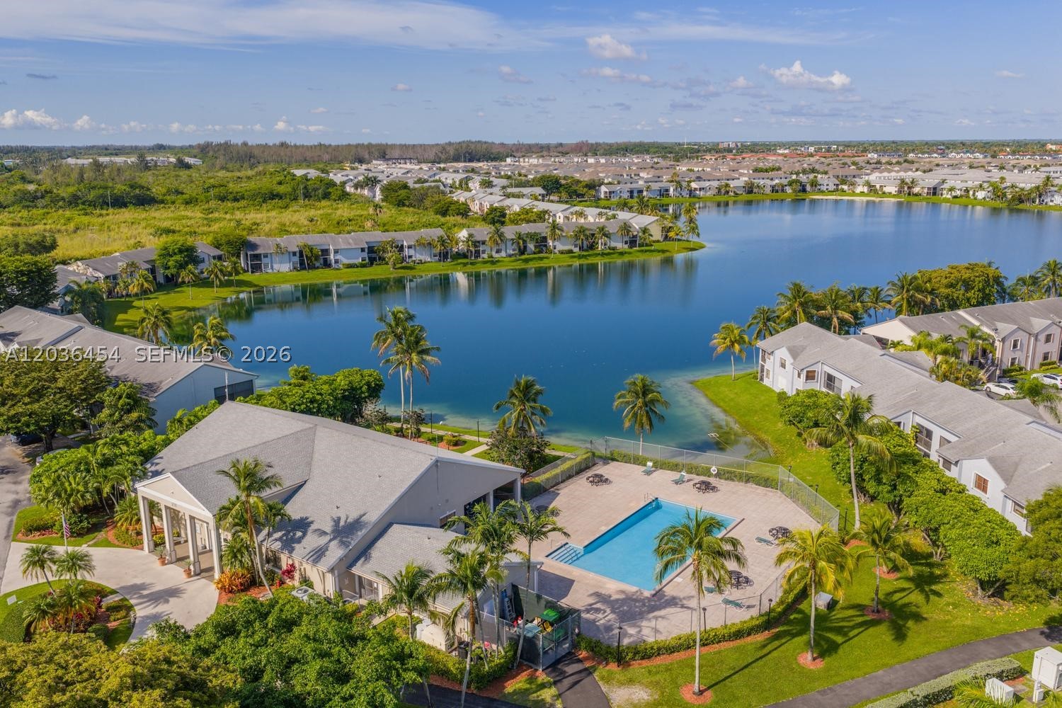 LAKESHORE CONDO I - Residential