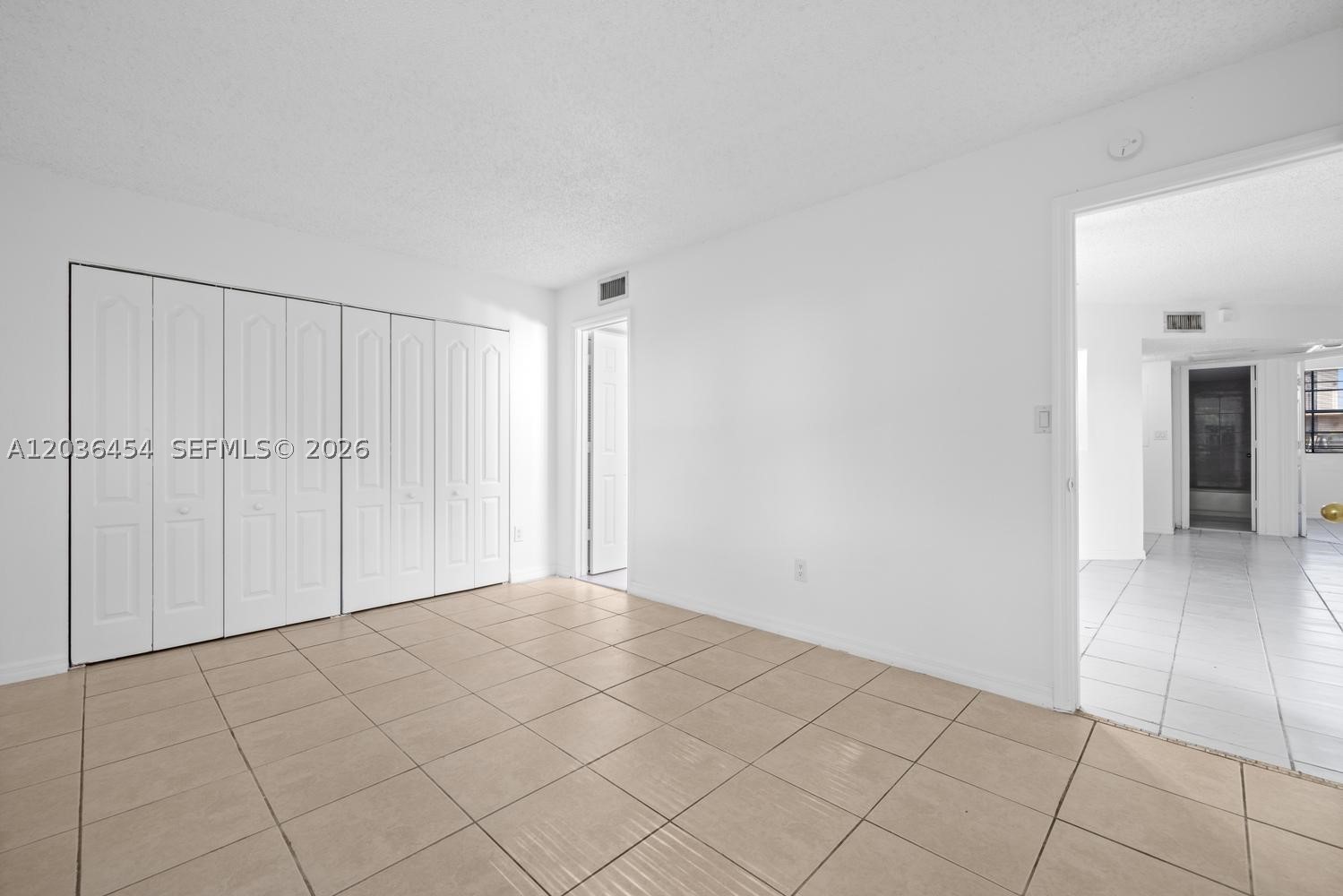 LAKESHORE CONDO I - Residential