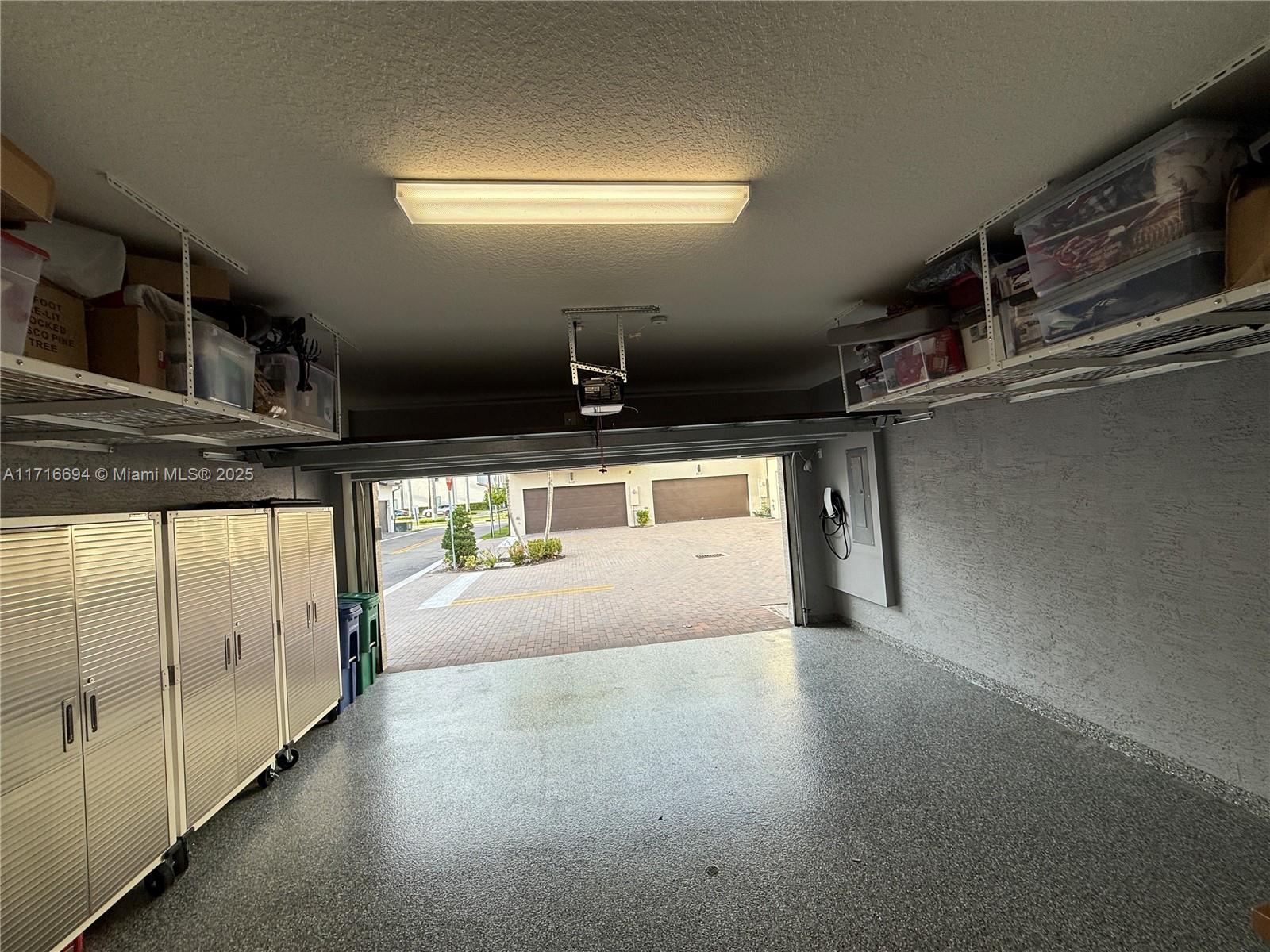 DOWNTOWN DORAL SOUTH PHAS - Residential