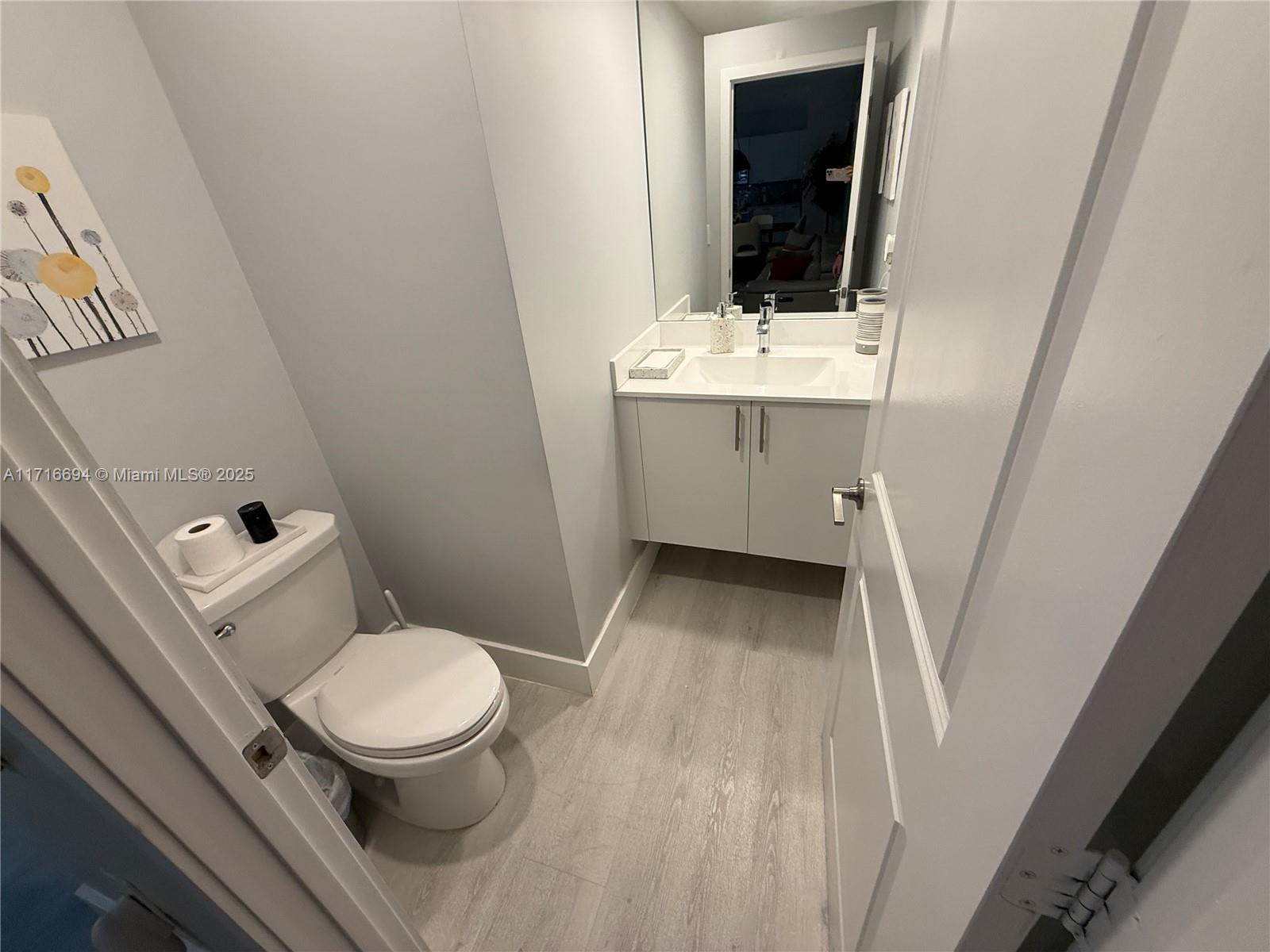 DOWNTOWN DORAL SOUTH PHAS - Residential