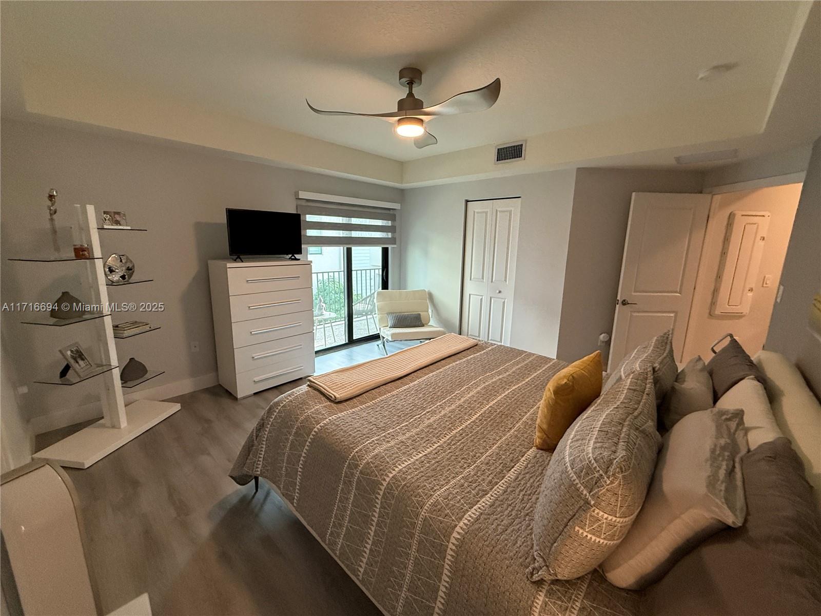 DOWNTOWN DORAL SOUTH PHAS - Residential