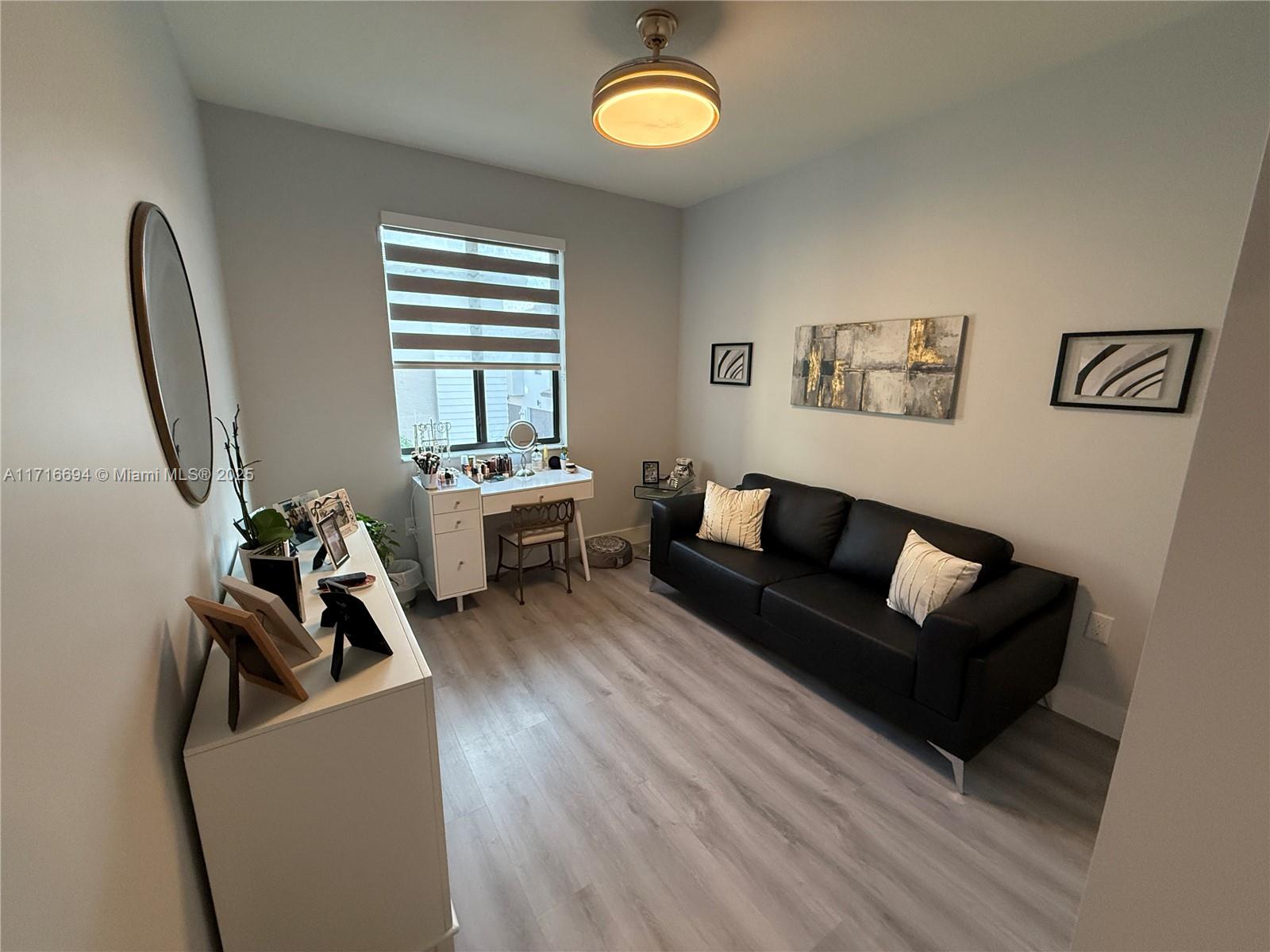 DOWNTOWN DORAL SOUTH PHAS - Residential