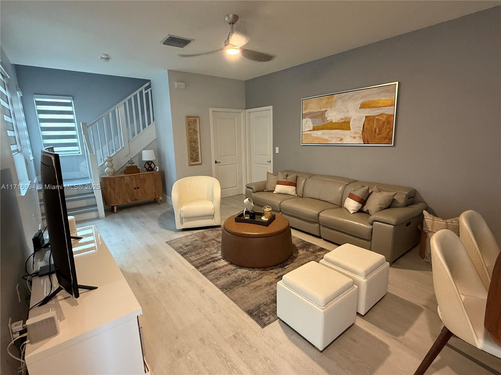 DOWNTOWN DORAL SOUTH PHAS - Residential