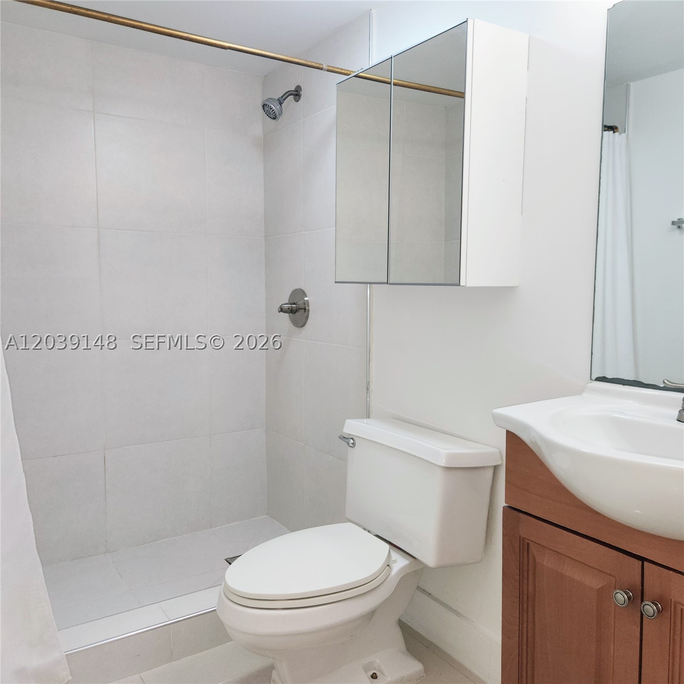 TOWER AT BISCAYNE COVE CO - Residential Lease