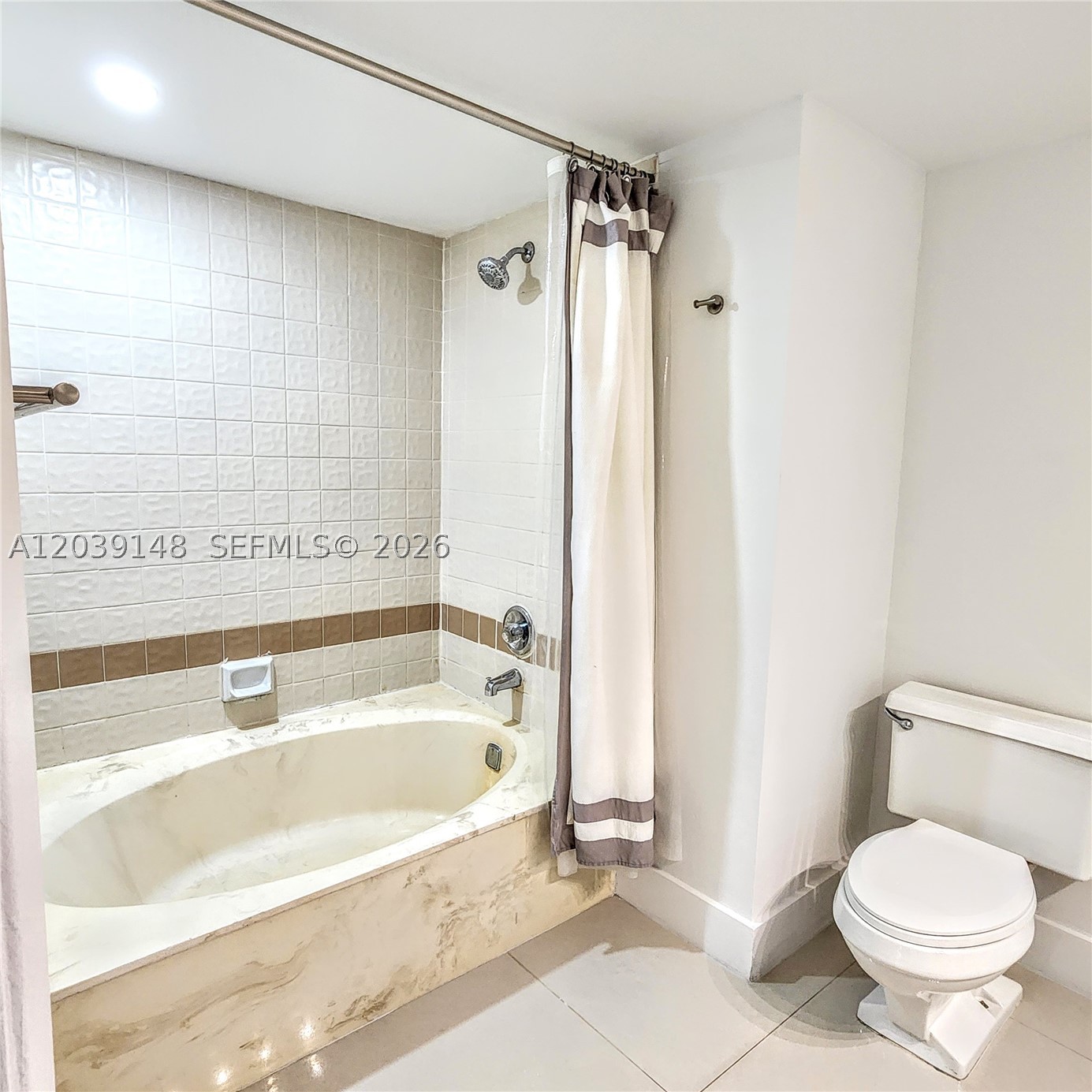 TOWER AT BISCAYNE COVE CO - Residential Lease