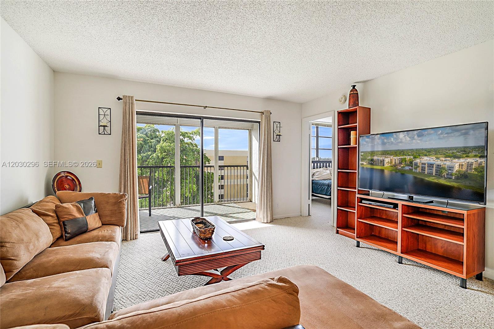 ISLES OF INVERRARY I COND - Residential