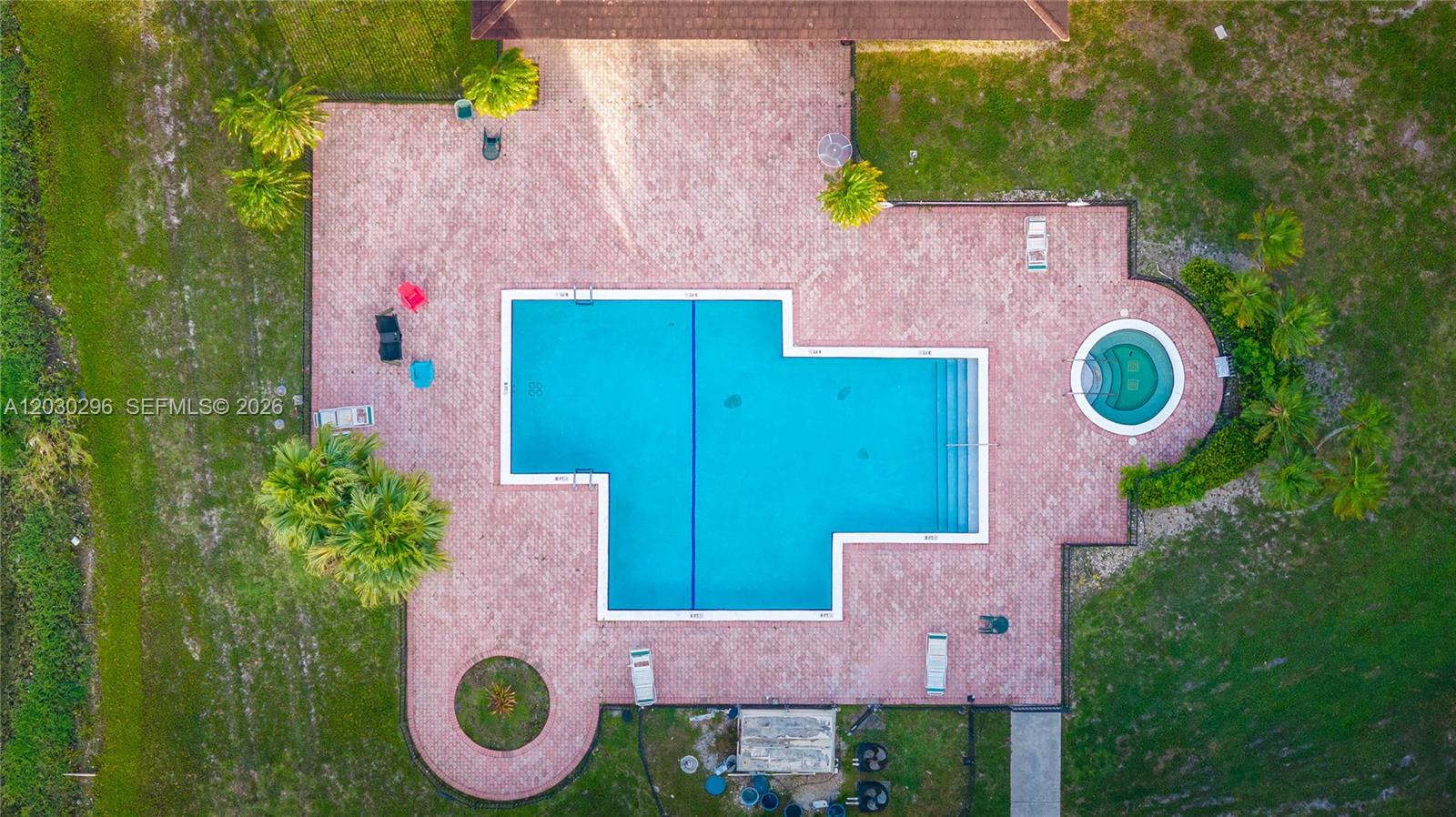 ISLES OF INVERRARY I COND - Residential