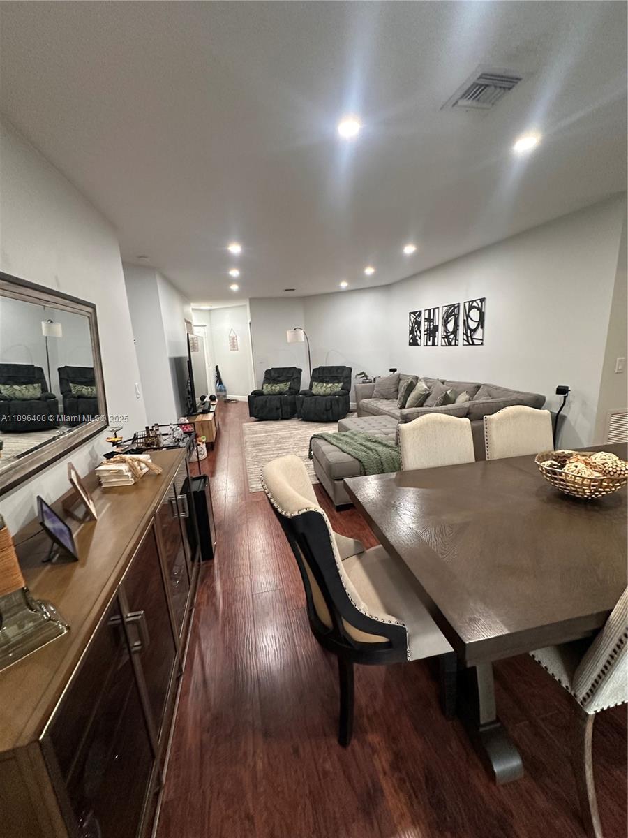 BAYPORT VILLAGE B CONDO - Residential