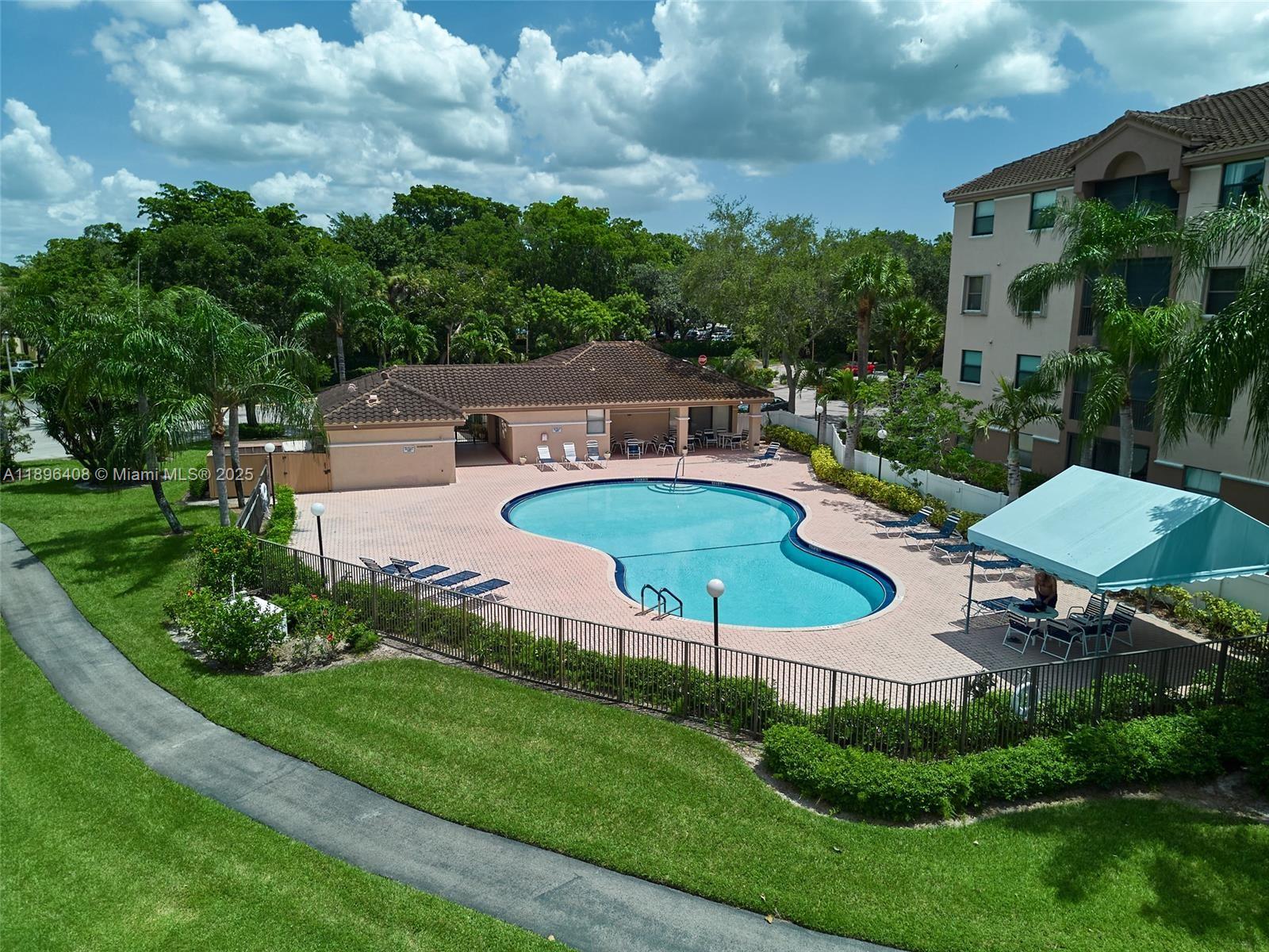BAYPORT VILLAGE B CONDO - Residential