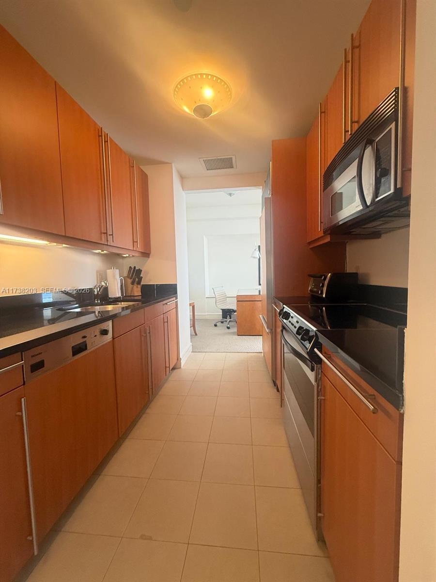 MILLENNIUM TOWER CONDOMIN - Residential