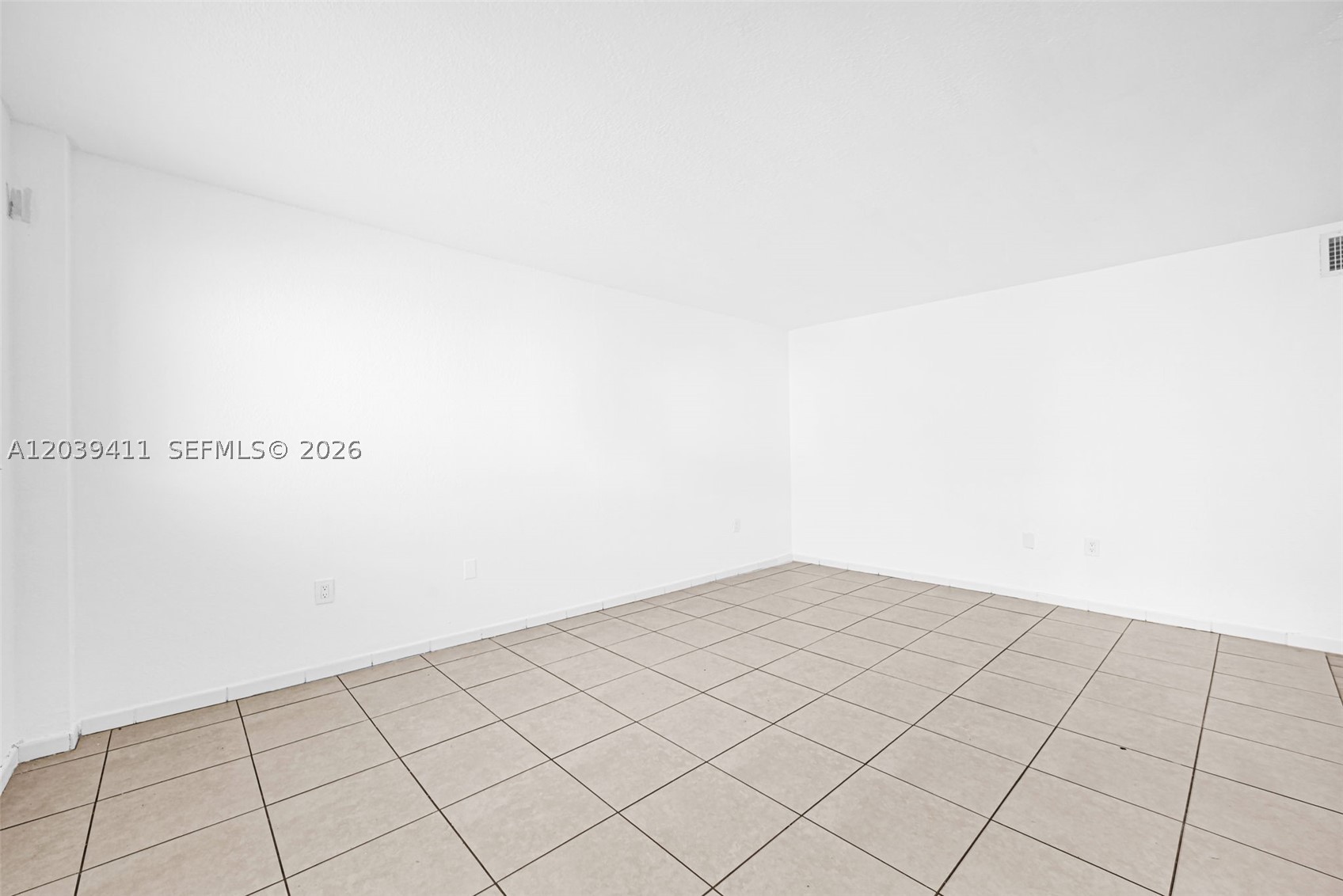 TWIN TOWERS CONDO - Residential