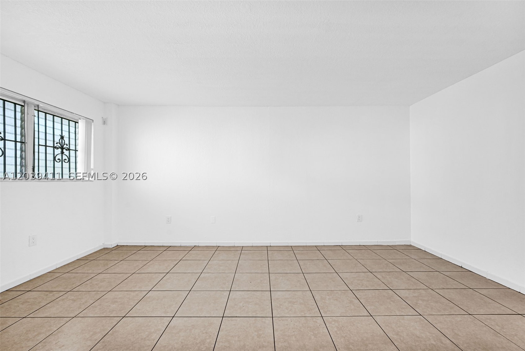 TWIN TOWERS CONDO - Residential