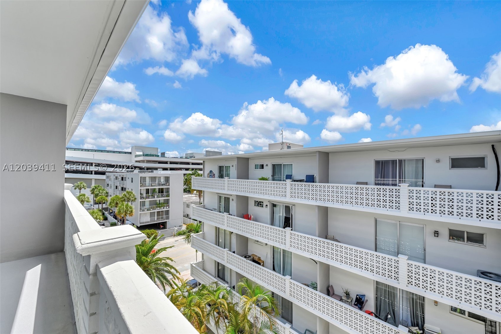 TWIN TOWERS CONDO - Residential