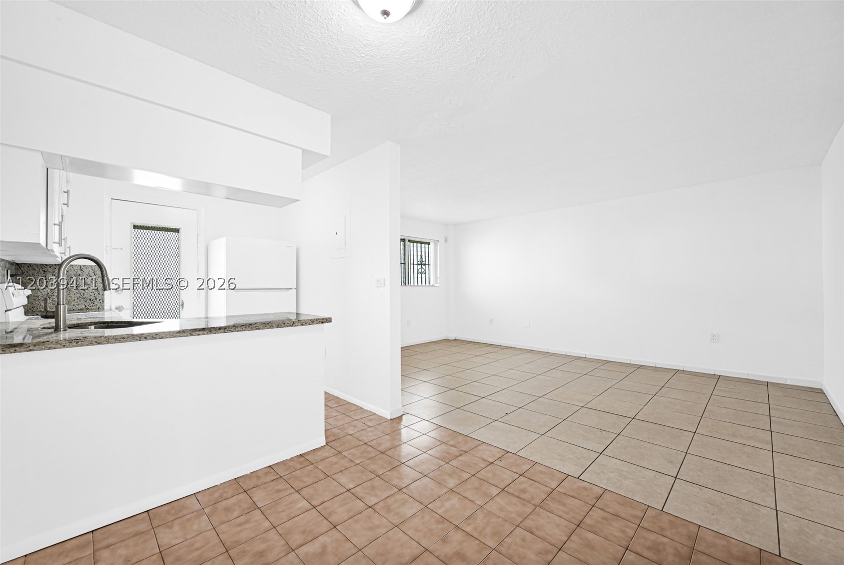 TWIN TOWERS CONDO - Residential