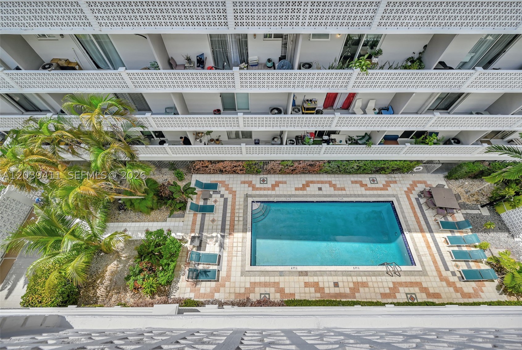 TWIN TOWERS CONDO - Residential