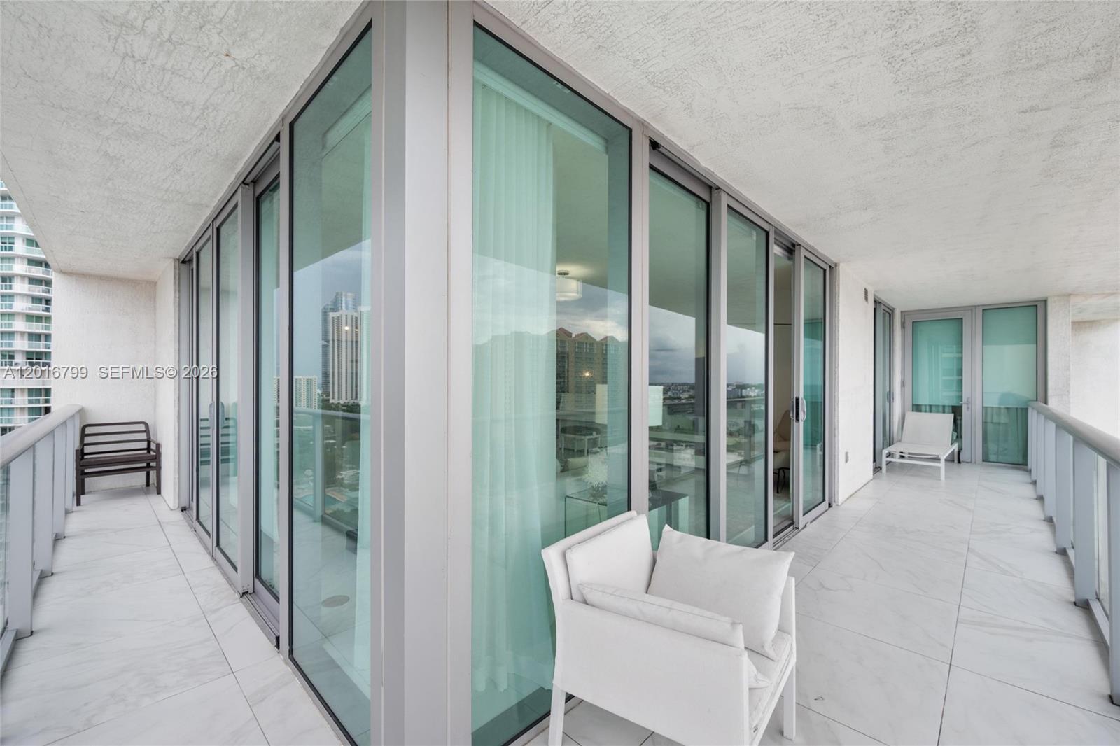 PARQUE TOWERS CONDO - Residential