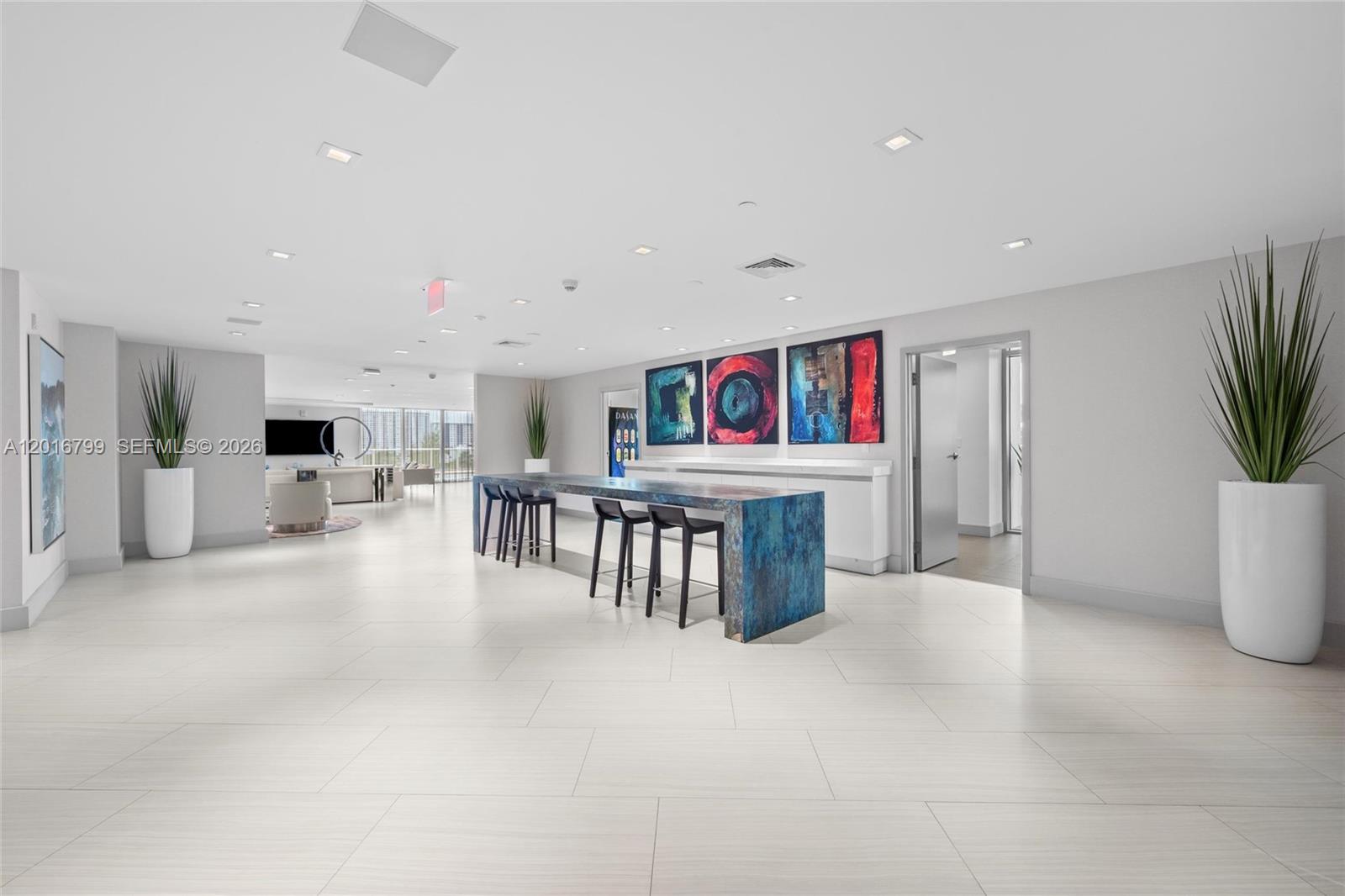 PARQUE TOWERS CONDO - Residential