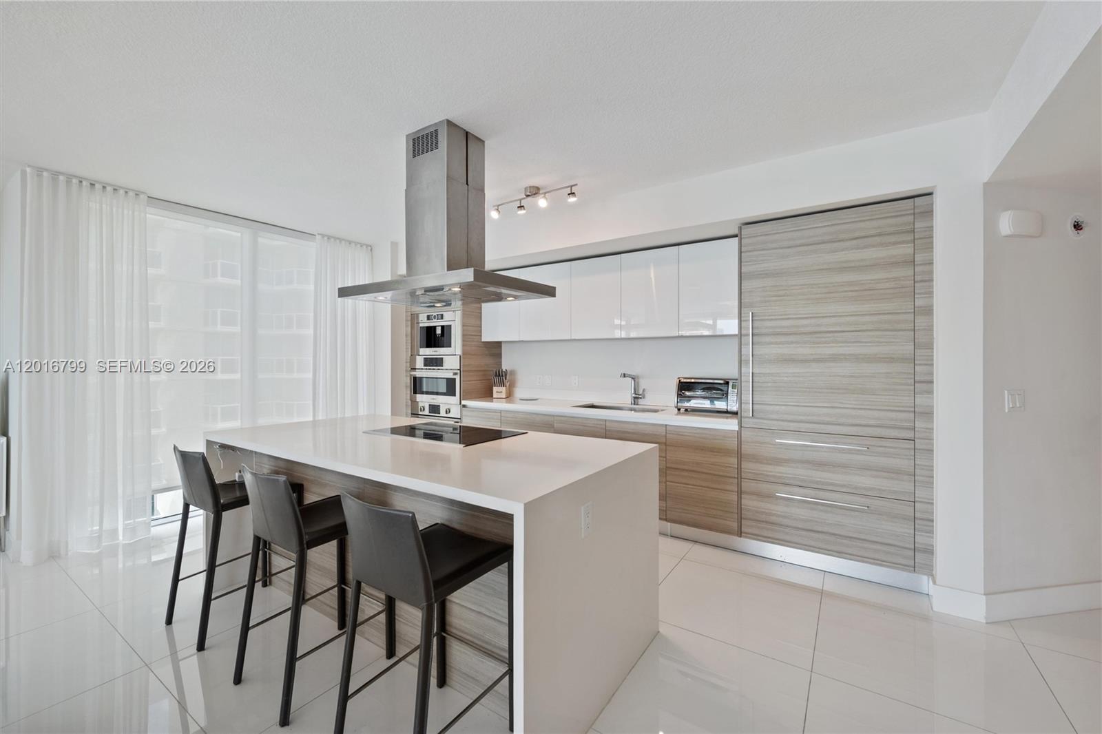 PARQUE TOWERS CONDO - Residential
