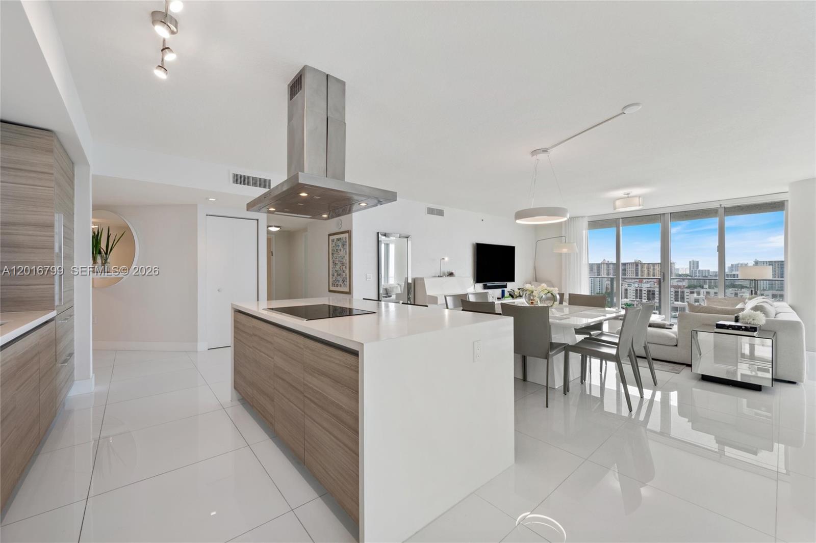 PARQUE TOWERS CONDO - Residential