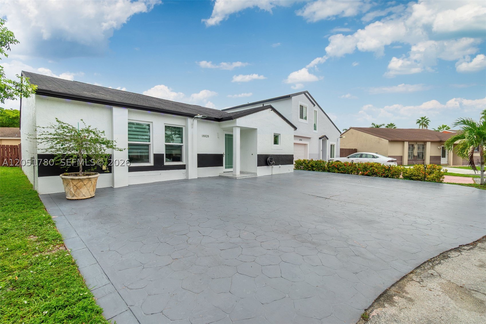 COUNTRY LAKE HOMES 1ST AD - Residential