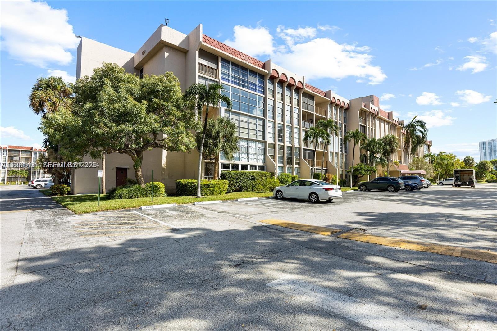 Large unit 1.100 sq ft one bedroom and 1.5 bathroom plus Den you can use as second bedroom. One storage room and great amenities like heater Pool, tennis court.  Close to super Walmart and great restaurants and beaches.  Only fifteen minutes to Fort Lauderdale airport. Can be rented after first year.  Assessment will be paid by the owner.  Easy to show call LA.
