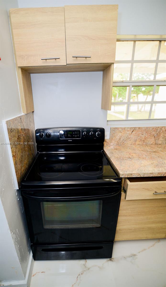 W MIAMI SHORES SEC B - Residential