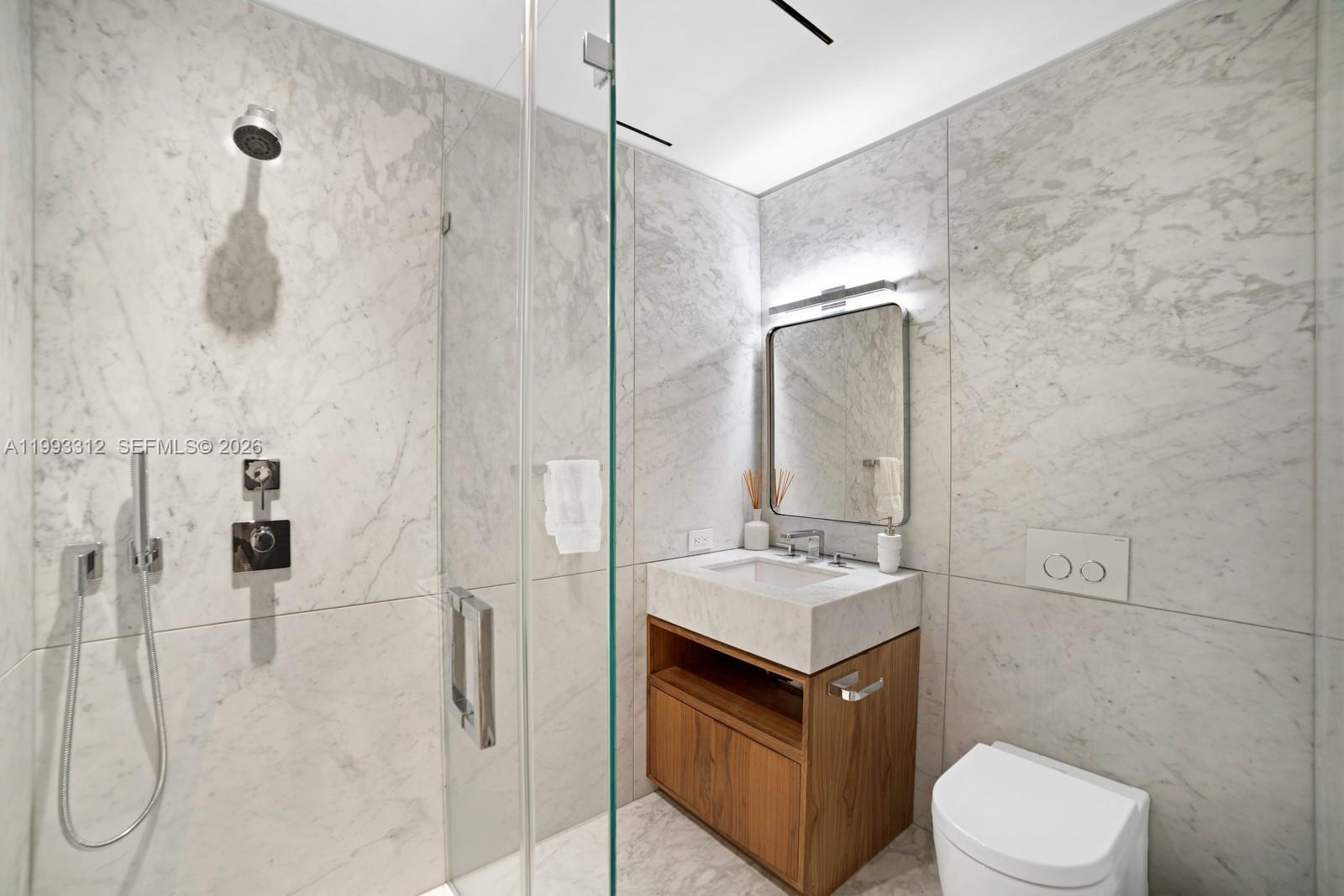 CONTINUUM ON SOUTH BEACH - Residential