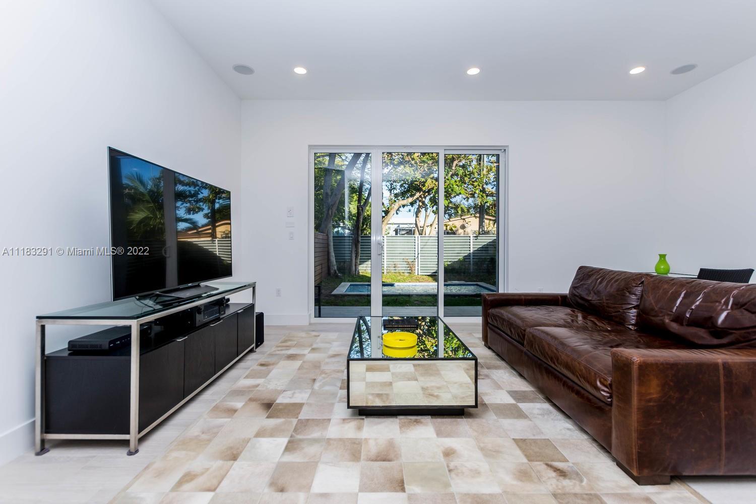 2873-2875 SW 33 CT CONDO - Residential Lease