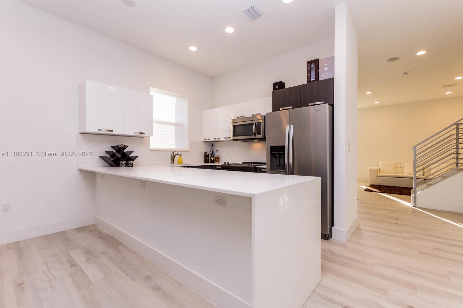 2873-2875 SW 33 CT CONDO - Residential Lease