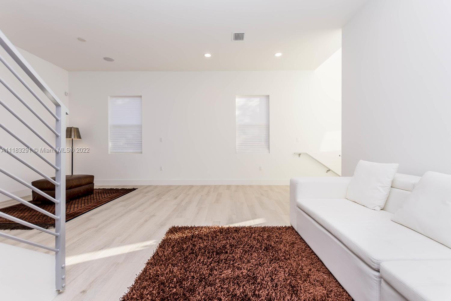 2873-2875 SW 33 CT CONDO - Residential Lease
