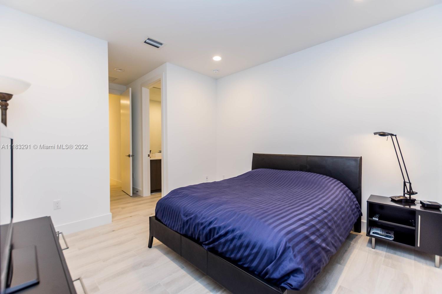 2873-2875 SW 33 CT CONDO - Residential Lease