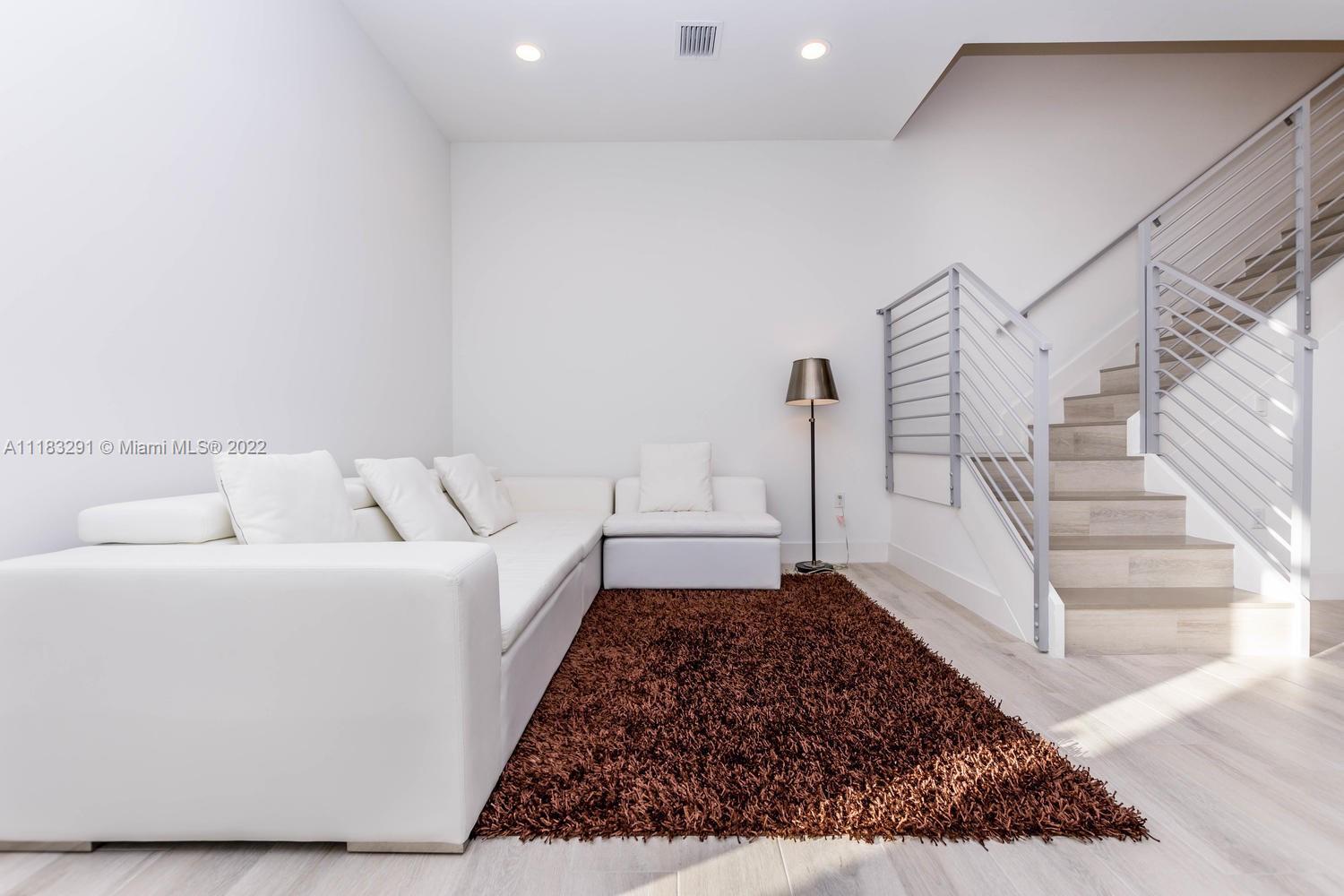 2873-2875 SW 33 CT CONDO - Residential Lease