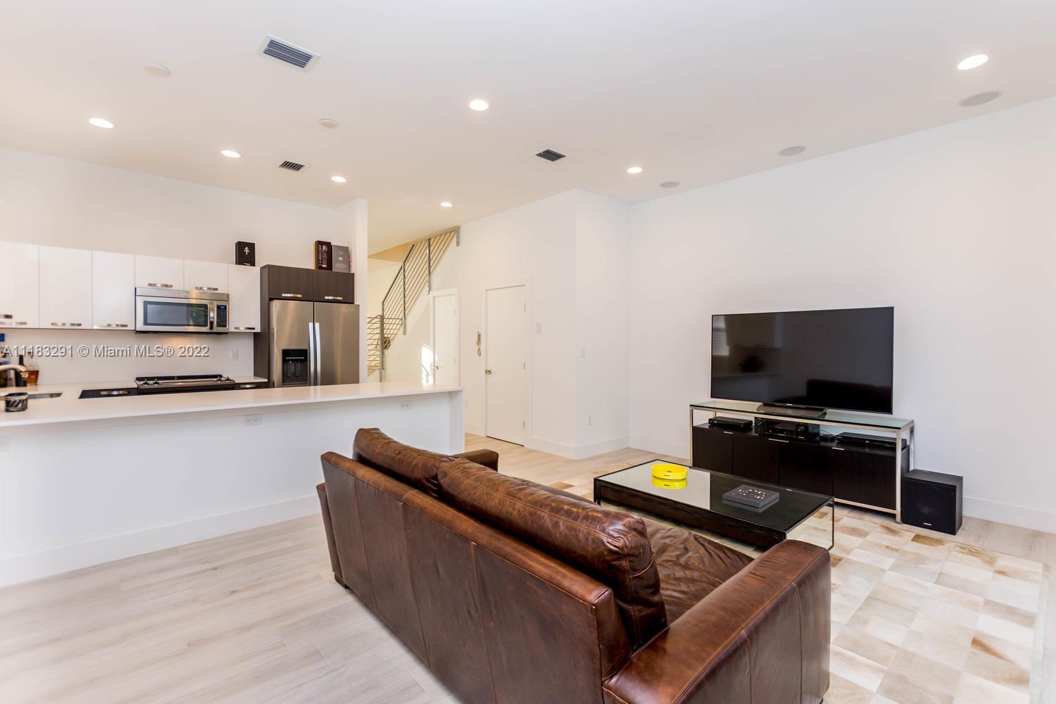 2873-2875 SW 33 CT CONDO - Residential Lease