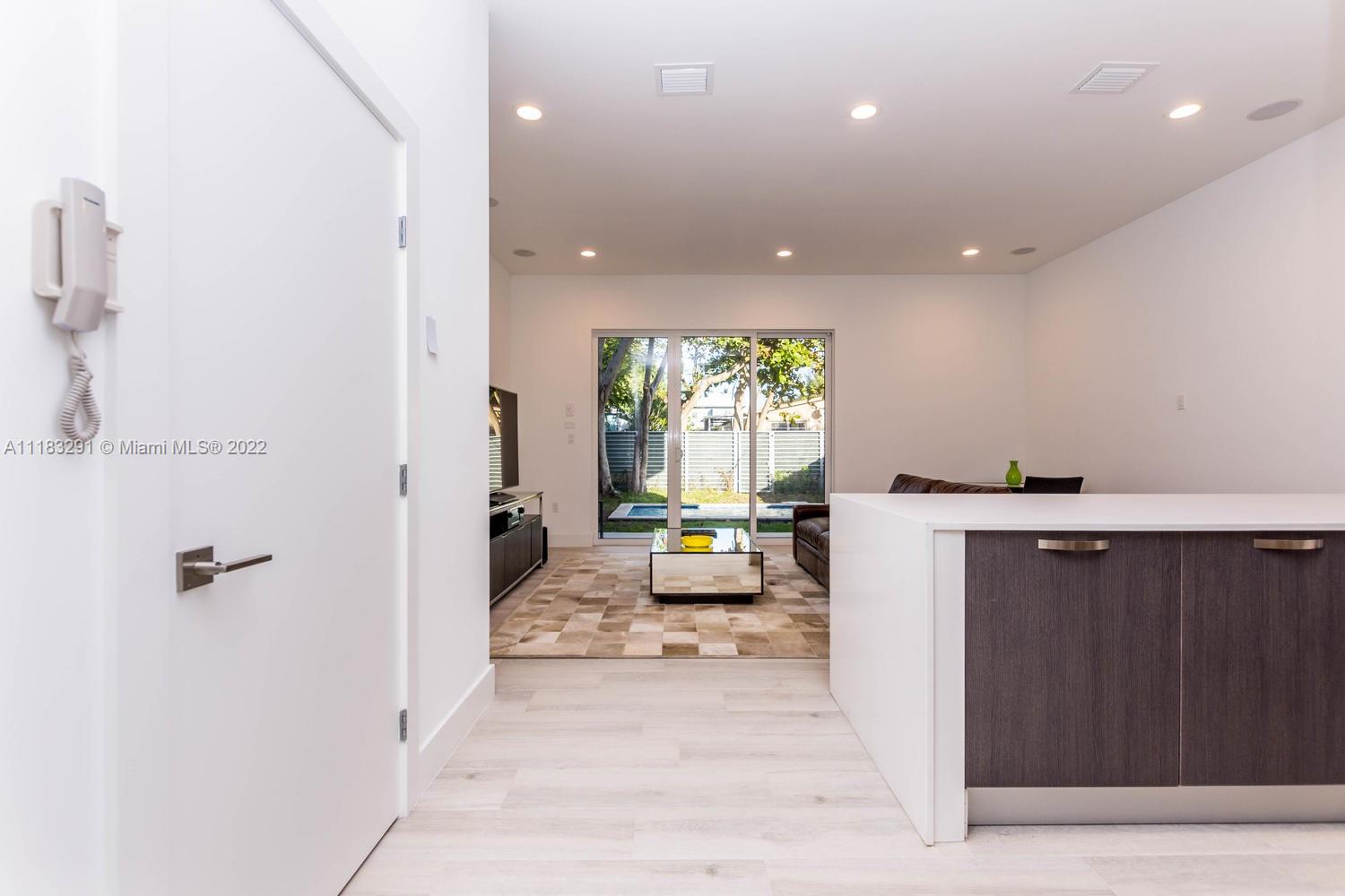 2873-2875 SW 33 CT CONDO - Residential Lease
