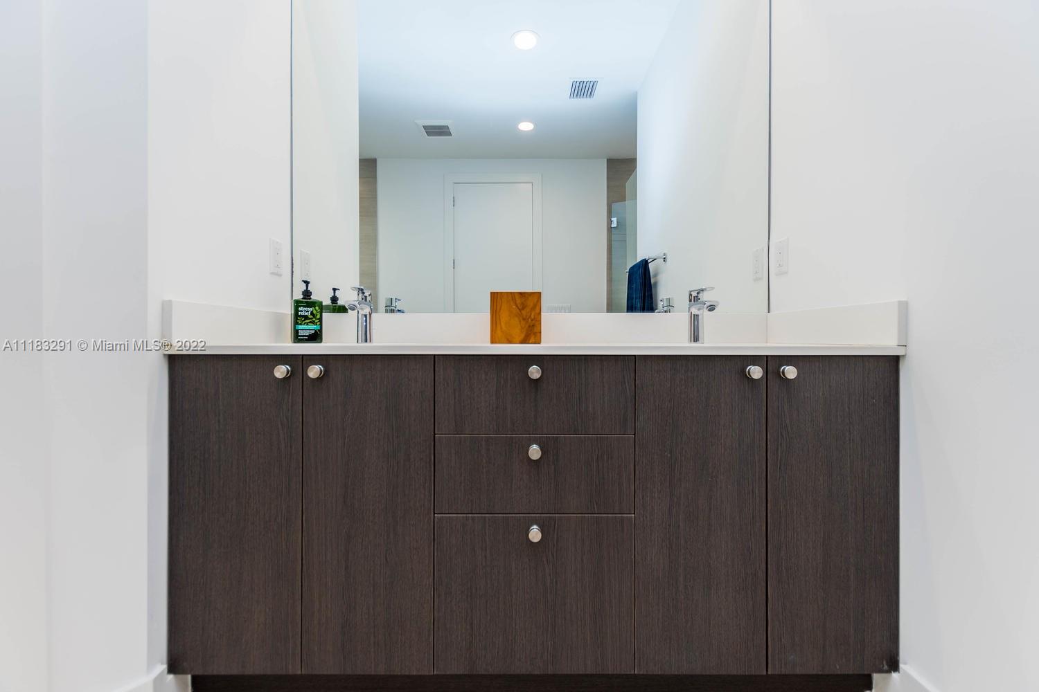 2873-2875 SW 33 CT CONDO - Residential Lease