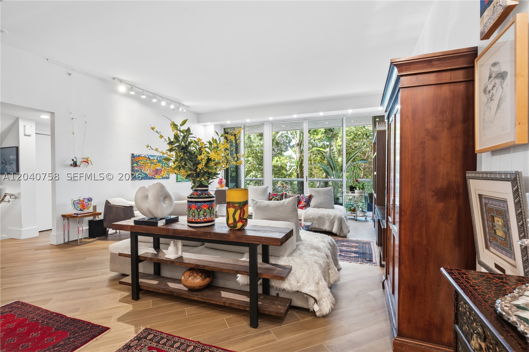OCEANIA IV CONDO - Residential