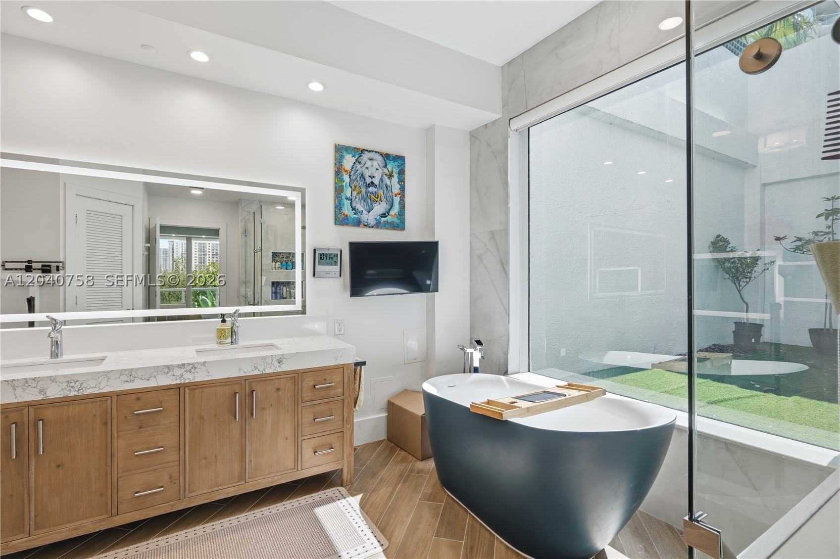 OCEANIA IV CONDO - Residential
