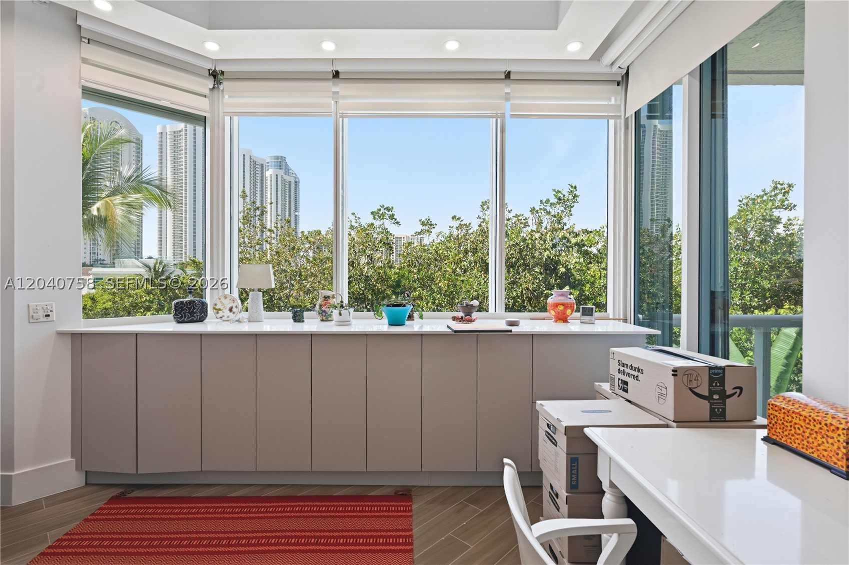 OCEANIA IV CONDO - Residential