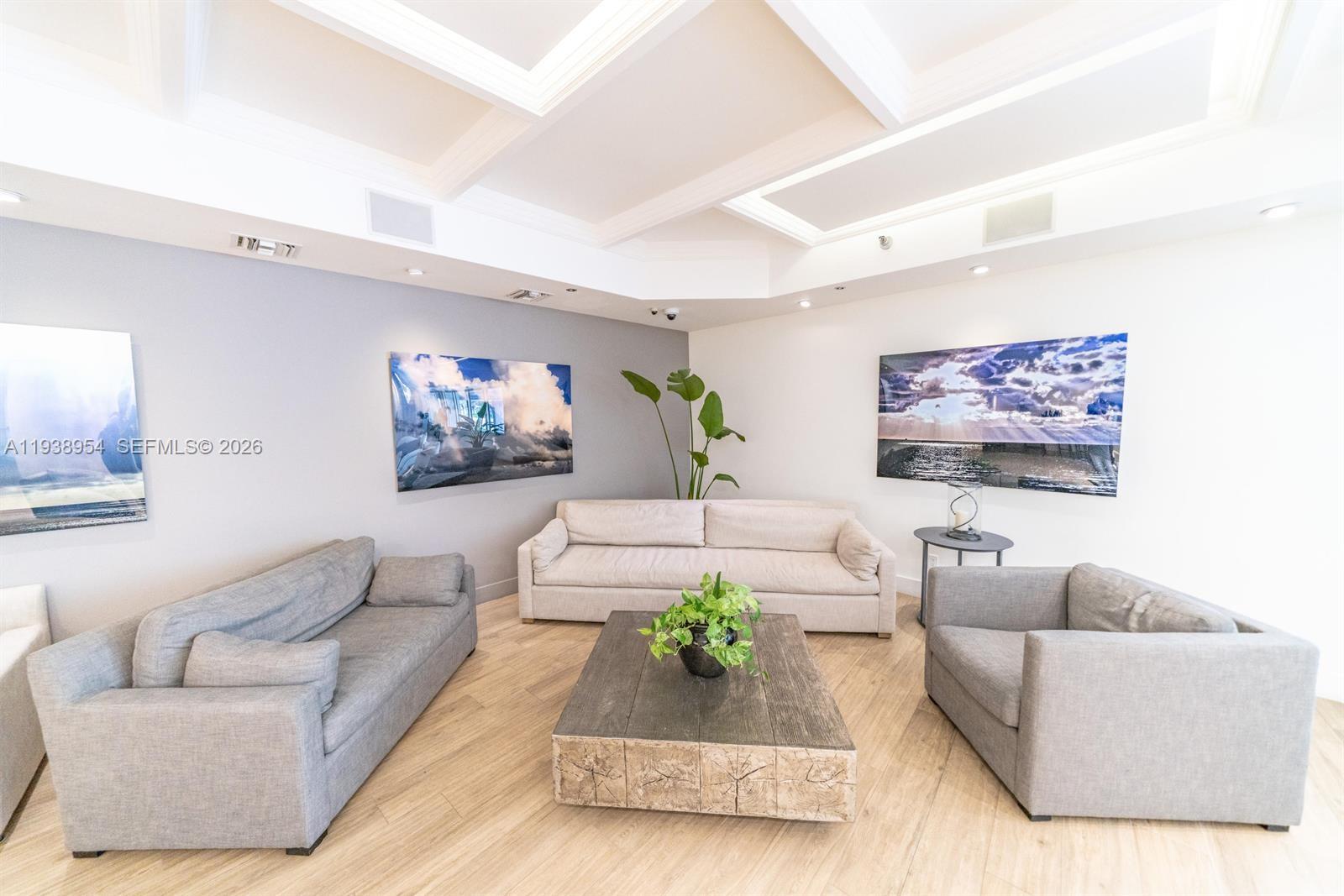 DECOPLAGE CONDO - Residential Lease